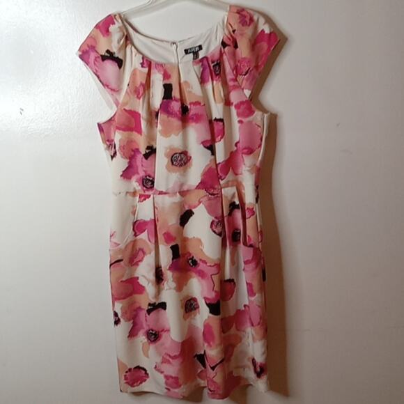 Apt. 9 Dresses & Skirts - NWT Apt. 9 Pink White Floral Sleeveless Pleated Knee Length Sheath Dress 12